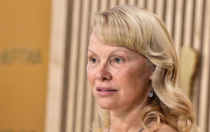 pamela andérson age